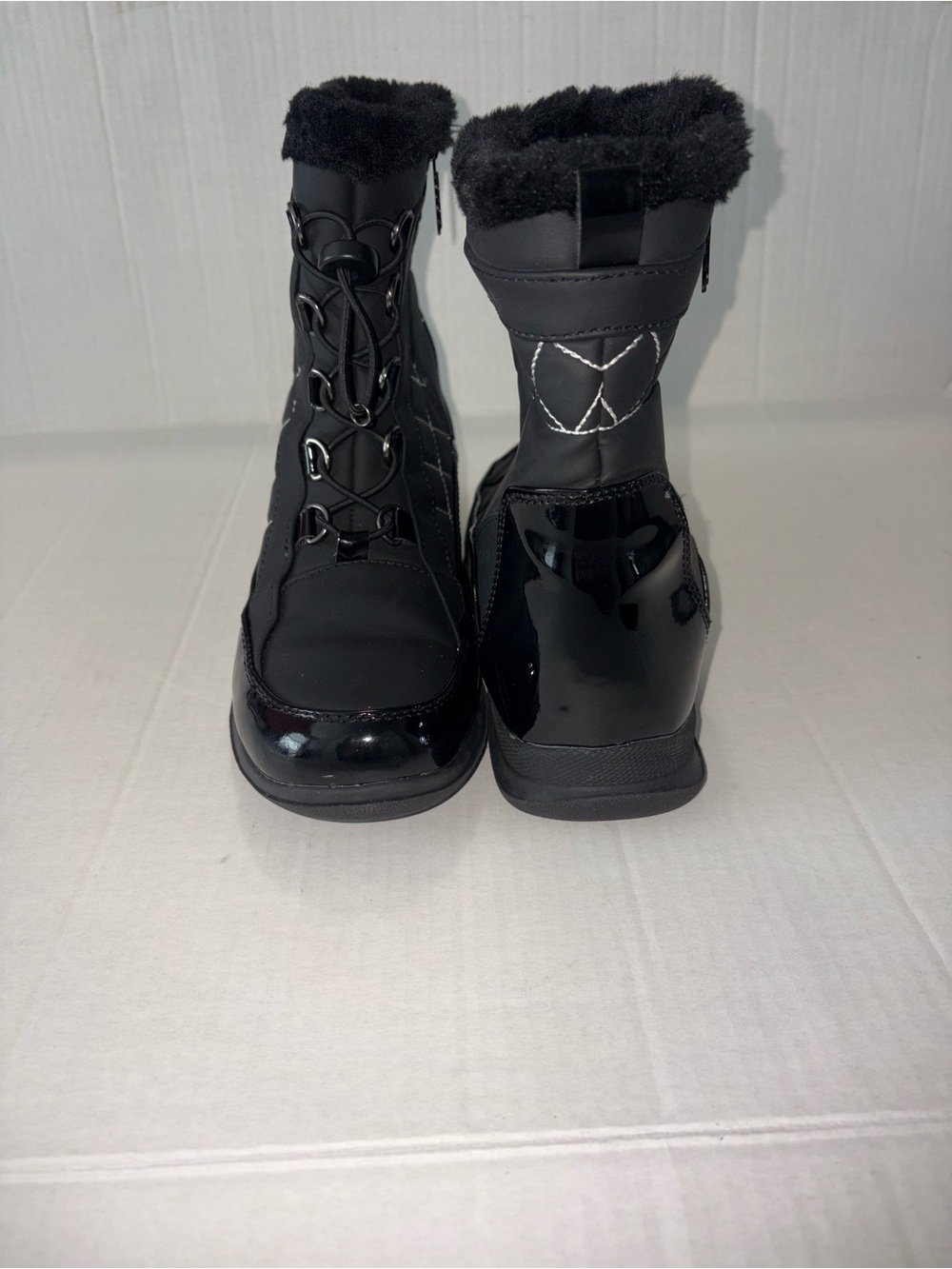totes Black Faux-Fur Lace-Up Winter & Rain Boots, size 9 - Picture 2 of 4